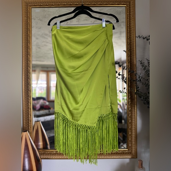BLOGGERS FAVE NWT Rachel Zoe Lime Green Fringe Skirt - Picture 1 of 7